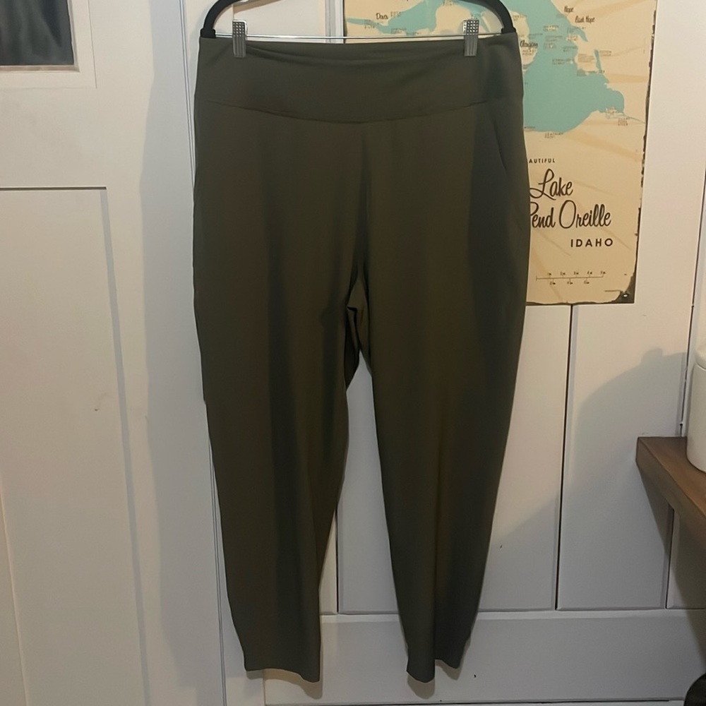 Patagonia Happy Hike Studio Pants - Green 💜